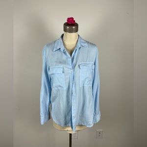 Aritzia blue shirt. Gently worn. Size M.